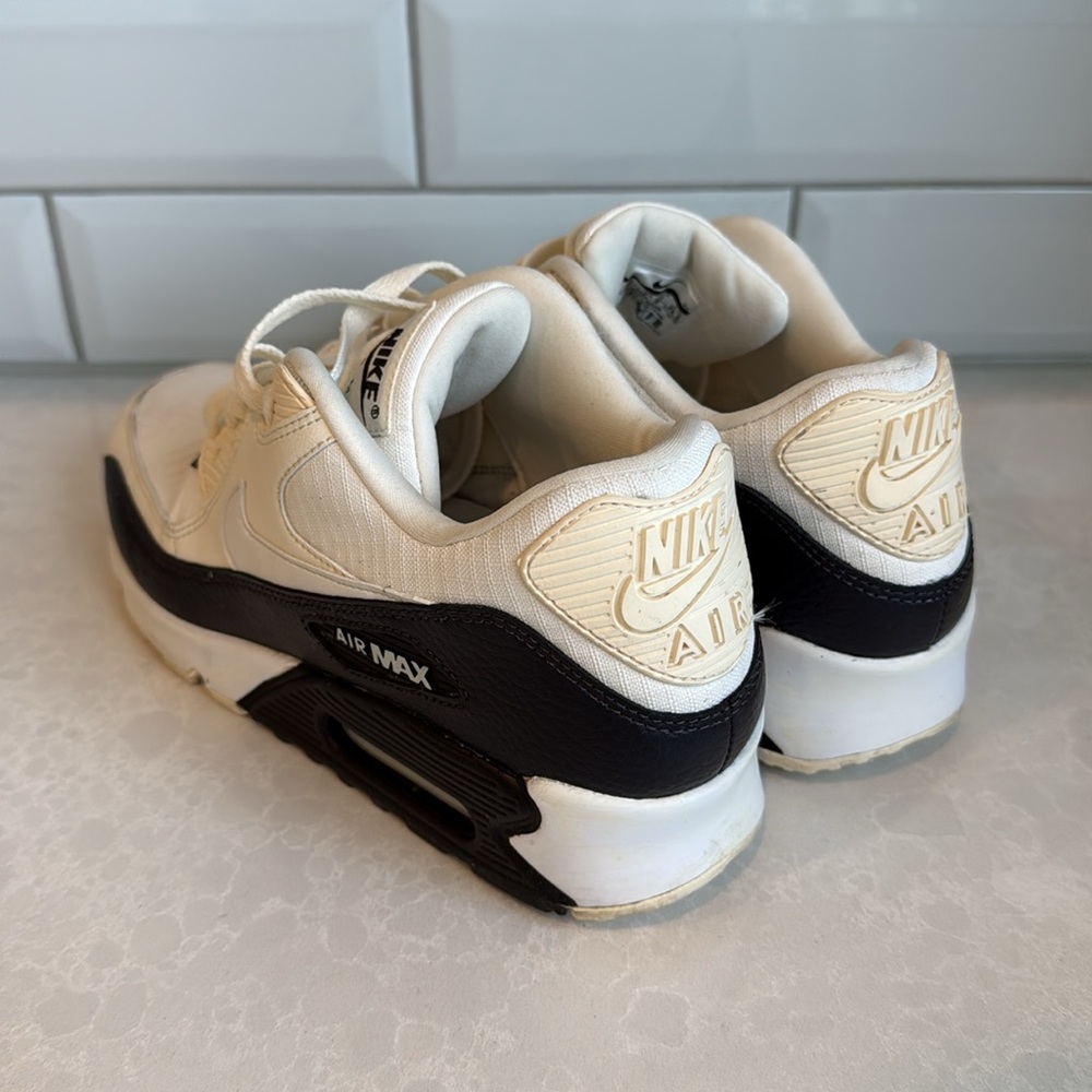 Nike AirMax 90 - Picture 3 of 8
